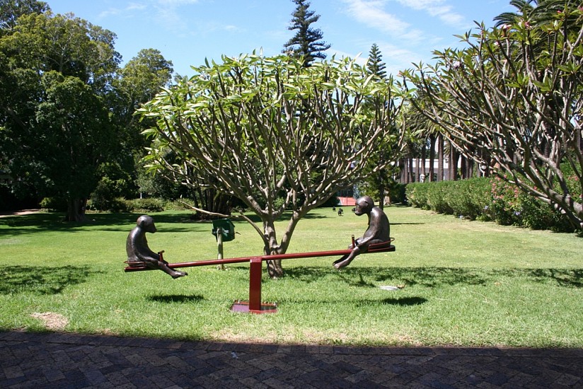 WILMA CRUISE, MONKEY BUSINESS
2014, BRONZE AND STAINLESS STEEL BASE