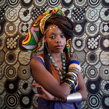 20 mystikal ebony with bracelets 90 x 105 edition 6 ky0a2916