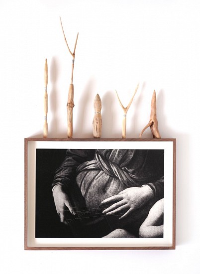 BARBARA WILDENBOER, STRING FIGURES (HECATE)
2025, ARCHIVAL INK ON COTTON PAPER, THREAD, OLIVE & YELLOWWOOD